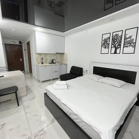 Sea View Studio Apartment In Orbi Residence Batumi Exterior foto