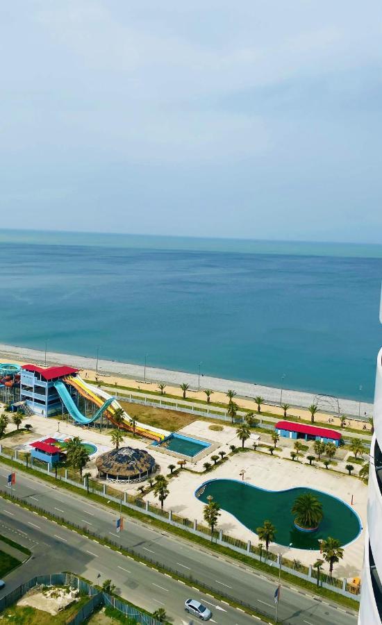 Sea View Studio Apartment In Orbi Residence Batumi Exterior foto