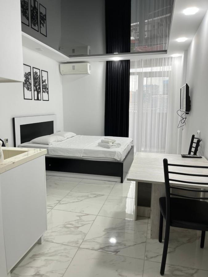 Sea View Studio Apartment In Orbi Residence Batumi Exterior foto
