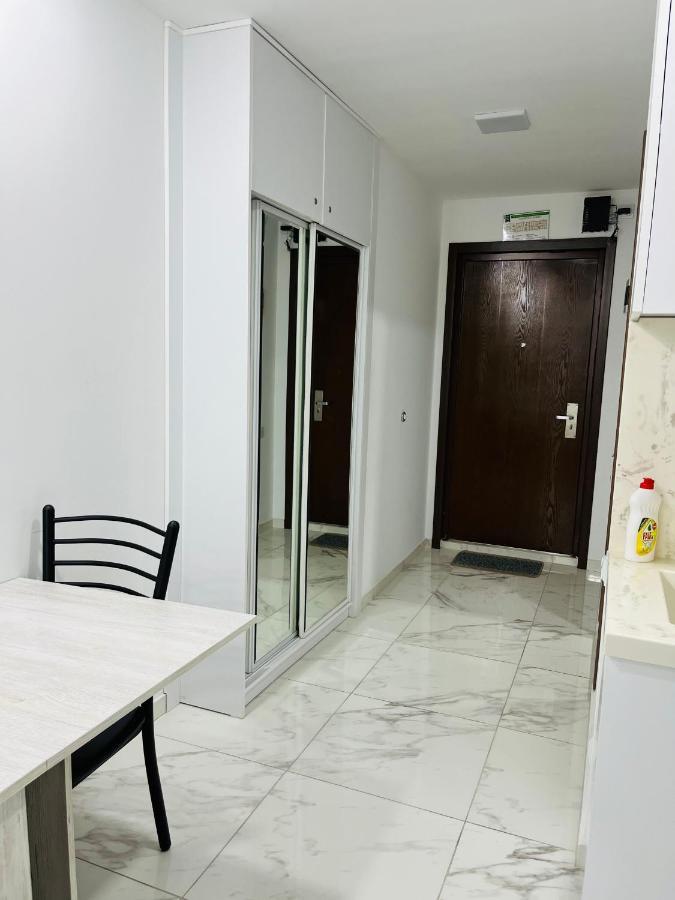 Sea View Studio Apartment In Orbi Residence Batumi Exterior foto
